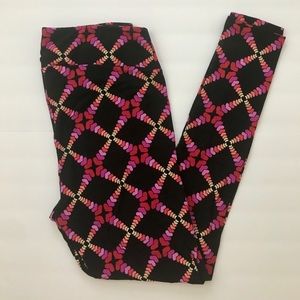 LuLaRoe Tall & Curvy Leggings